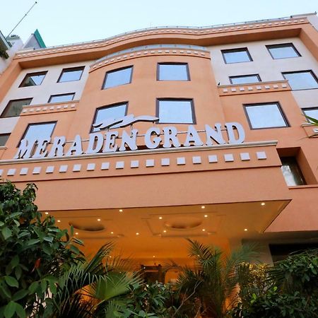 Hotel Meraden Grand Βαρανάσι Εξωτερικό φωτογραφία